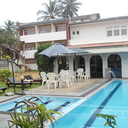 Ranveli Beach Hotel Dehiwala-Mount Lavinia Esterno foto