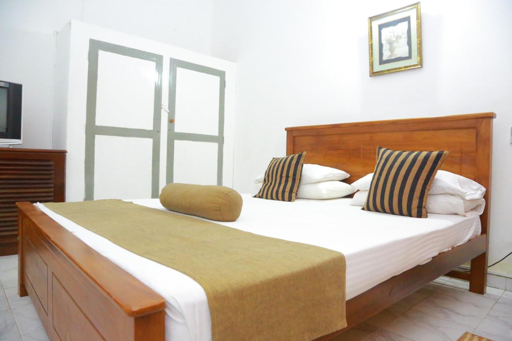 Ranveli Beach Hotel Dehiwala-Mount Lavinia Esterno foto