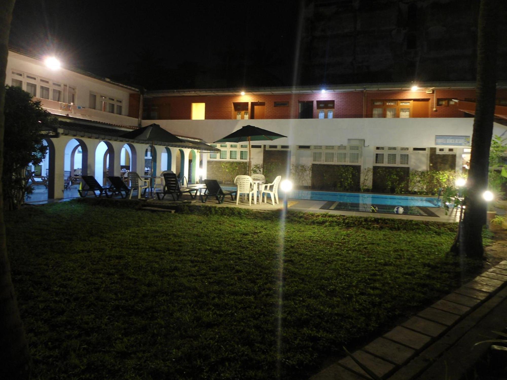 Ranveli Beach Hotel Dehiwala-Mount Lavinia Esterno foto