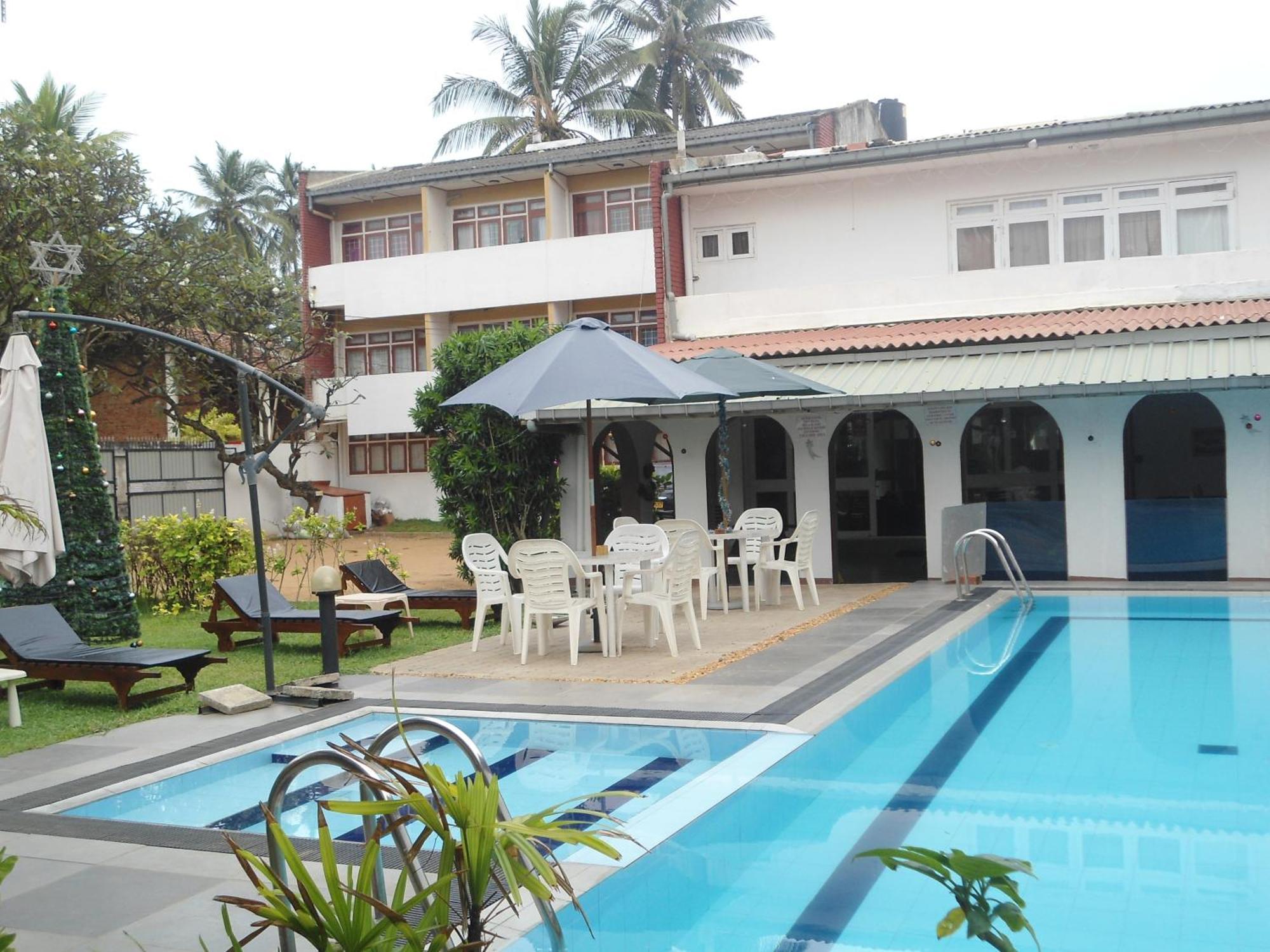 Ranveli Beach Hotel Dehiwala-Mount Lavinia Esterno foto