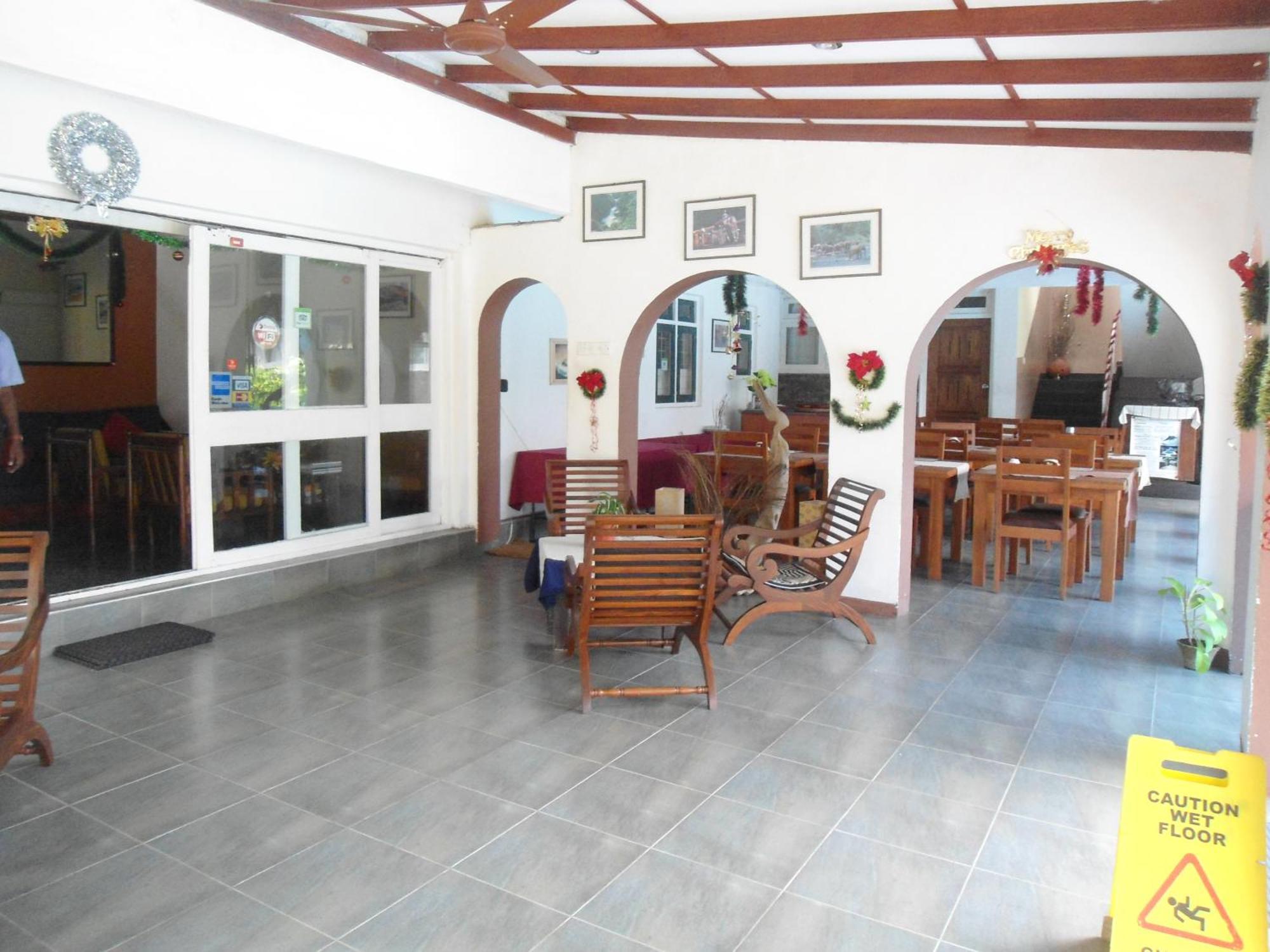 Ranveli Beach Hotel Dehiwala-Mount Lavinia Esterno foto