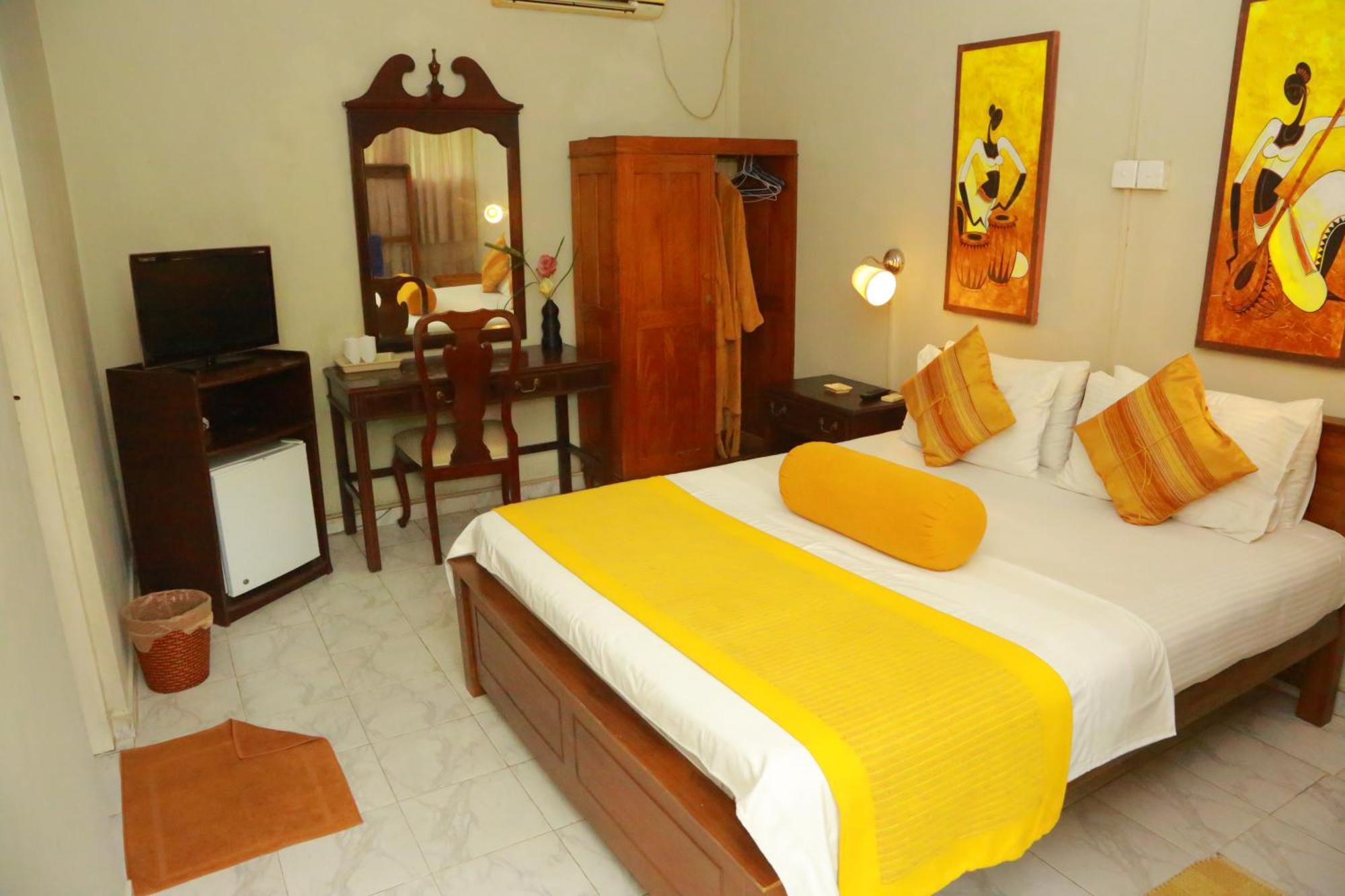 Ranveli Beach Hotel Dehiwala-Mount Lavinia Esterno foto
