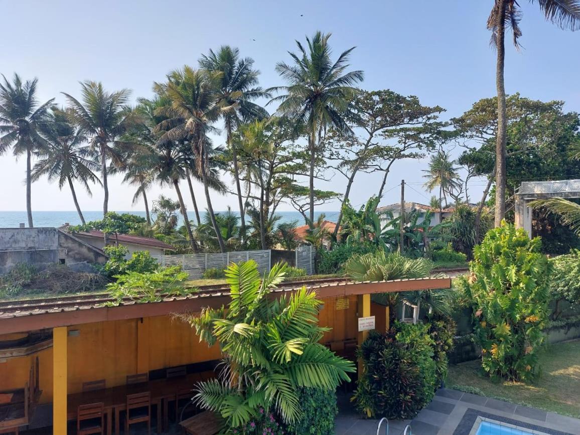 Ranveli Beach Hotel Dehiwala-Mount Lavinia Esterno foto